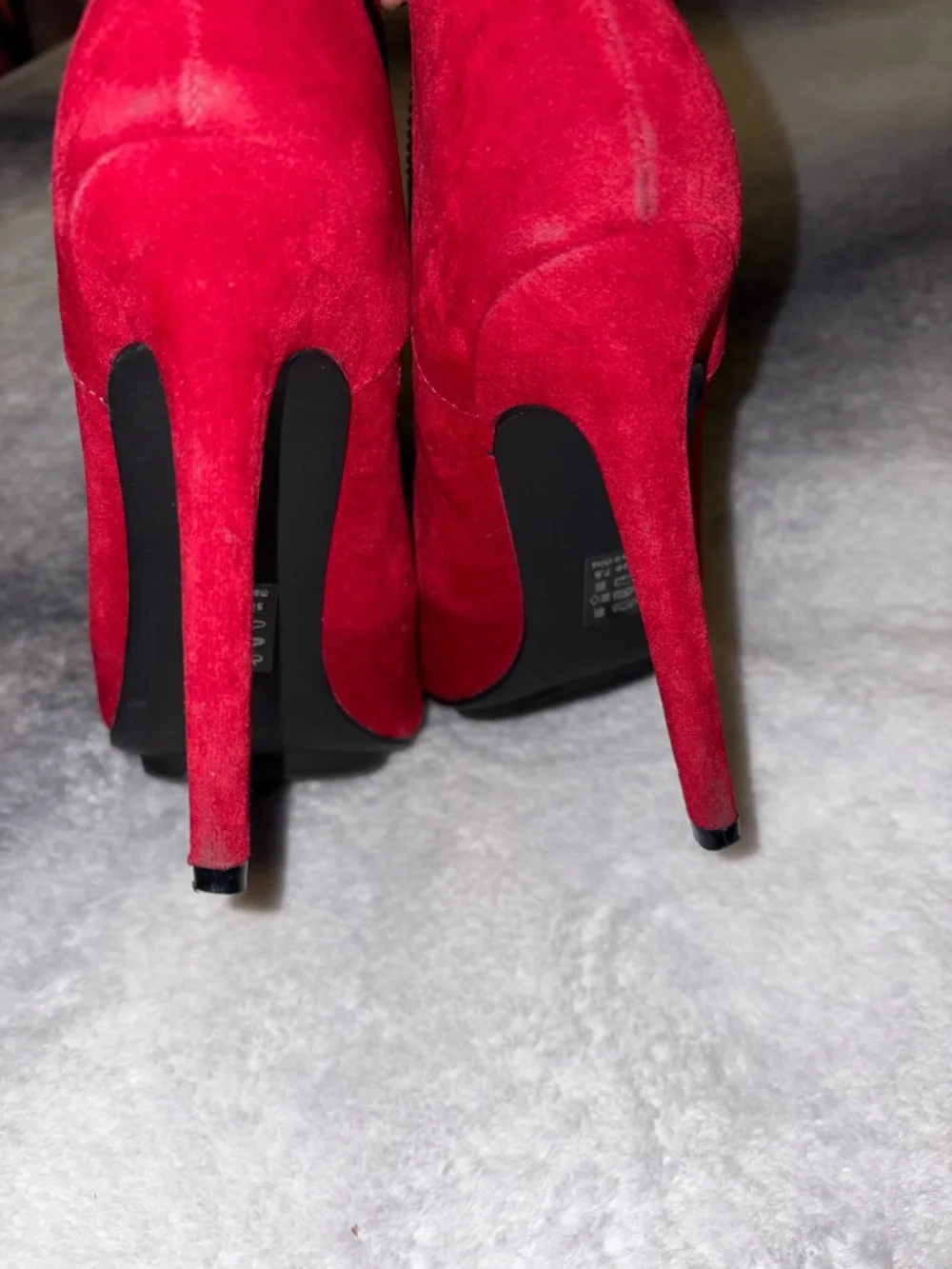 Michael Antonio Red Faux‎ Suede Velvet Front Zip Stiletto Ankle Booties Size 7.5